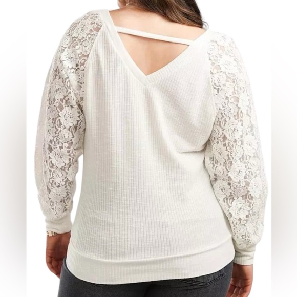 Daytrip by Buckle Floral Pace Top NWOT Small - Picture 3 of 3